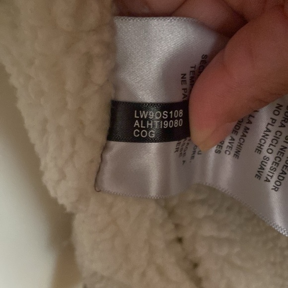 Levi's Women's Classic Sherpa Lined Trucker Jacket Cognac - Picture 13 of 16